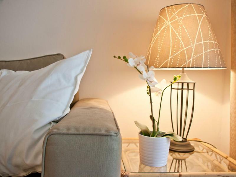 Comfortable Garden Apt Near Vouliagmeni Beach Афины Экстерьер фото