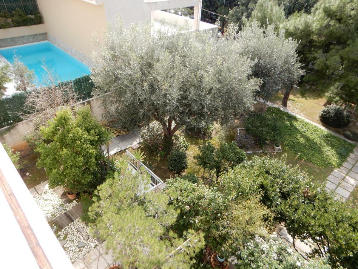 Comfortable Garden Apt Near Vouliagmeni Beach Афины Экстерьер фото